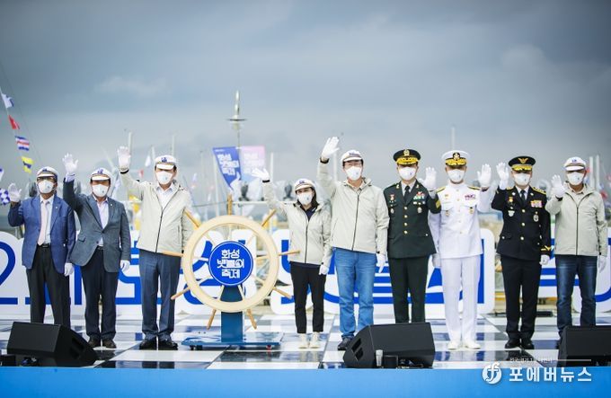 화성시의회, 제12회 화성 뱃놀이 축제 현장 찾아