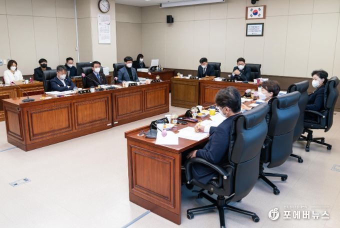 용인특례시의회 도시건설위원회, 2022년도 행정사무감사 강평 실시