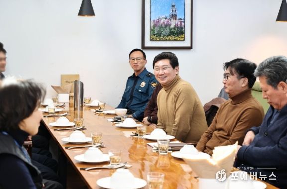 이상일 용인특례시장이 20일 포곡읍, 모현읍 유관기관장들과 만나 점심식사를 함께하며 대화의 시간을 가졌다.