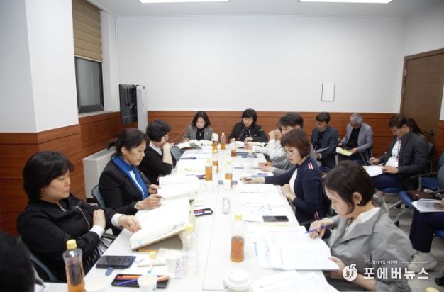 남양주시의회 복지환경위원회 위원들이 지난 10일부터 11일까지 간담회실에서 집행부 공직자와 함께 사전보고회를 진행했다.