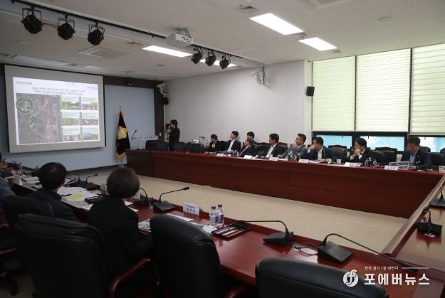 제221회 임시회 대비 소관 부서와 사전설명회 중인 화성시의회 도시건설위원회