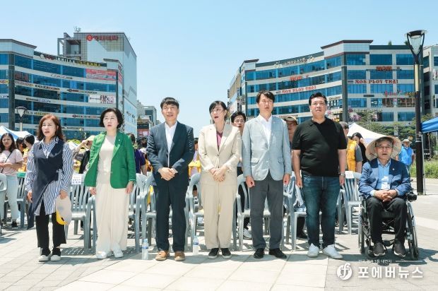 향남읍 주민총회 및 자생특화 다누리 축제 내외빈 단체사진