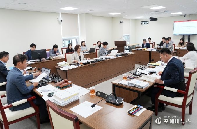 하남시의회 자치행정위원회 ‘2023년 행정사무감사’ 현장 모습. (사진_하남시의회 제공)