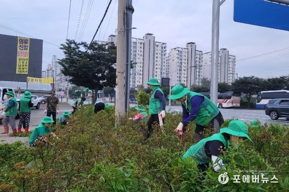 새마을증포동남녀지도자협의회, 환경정화 예초작업 실시