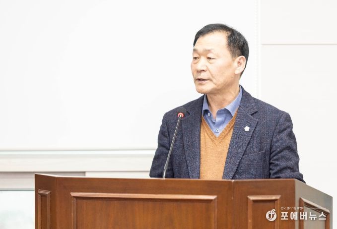 박태순 의원이 지난 11월 22일 열린 제286회 제2차 정례회기획행정위원회에서 자신이 대표 발의한 ‘안산시 선감학원 희생자 지원 조례안’에 대해 제안설명을 하고 있다.