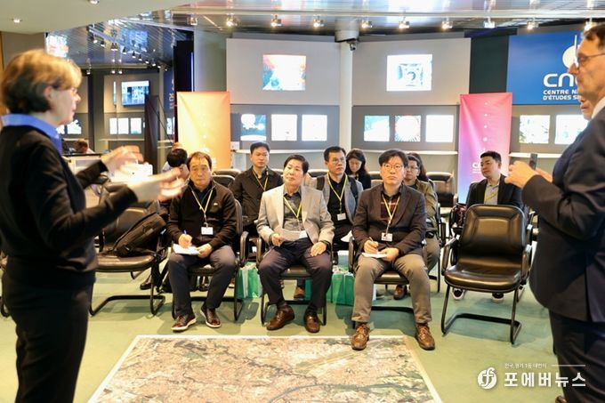 프랑스 국립우주연구센터(CNES) 관계자와 우주산업 전망에 대한 의견을 교류했다.
