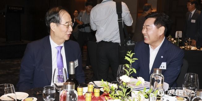 22일 콘래드서울호텔에서 재경전북특별자치도민회 주최로 제22대 전북 지역구·연고 국회의원 당선 축하 행사에 한덕수 국무총리와 김관영 도지사,