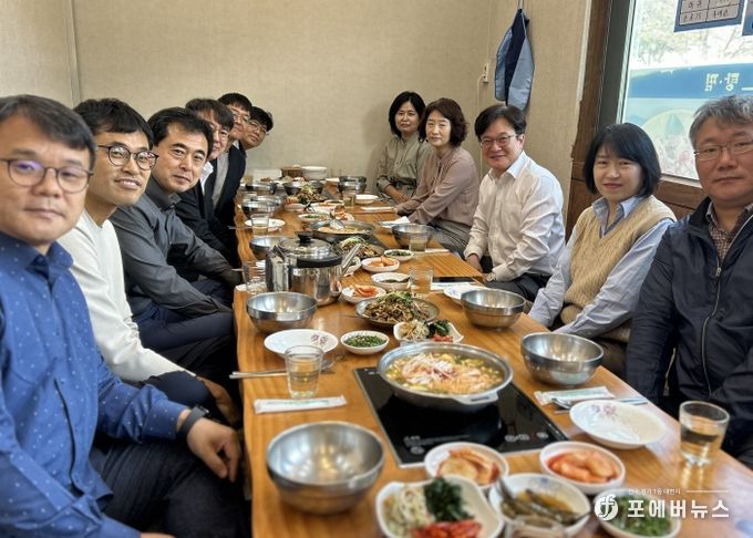 김병수 김포시장이 ‘소통밥상 通하는 한끼(통끼)’를 통해 세무1·2과 및 징수과 소속 팀장들과 소통과 공감의 시간을 가졌다.