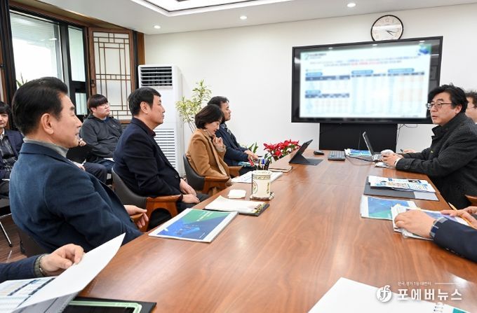 김동근 시장이 2월 14일 ‘제19차 교통정책 전략회의’를 진행하고 있다.