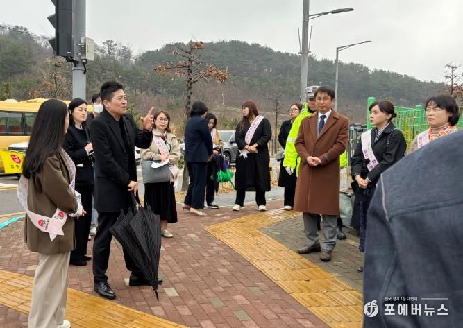 중구 ‘청소년 등굣길 안전’ 위해 영종중 찾은 김정헌 인천 중구청장