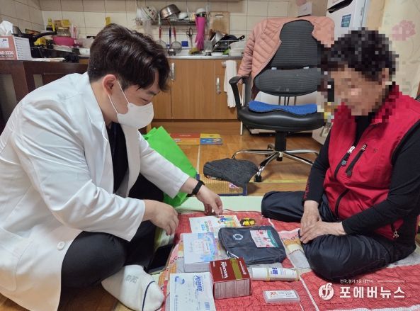 송탄보건소, 2025년 가정의 달 맞아 홀몸 어르신 ‘건강하세효(孝) 꾸러미’ 전달