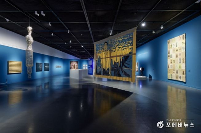 SeMA 옴니버스 '끝없이 갈라지는 세계의 끝에서' 전시 전경