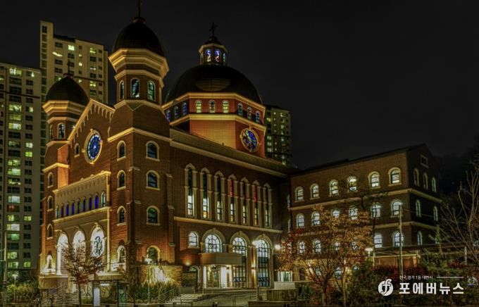 2021 수원디자인대상 수상작인 광교1동성당.