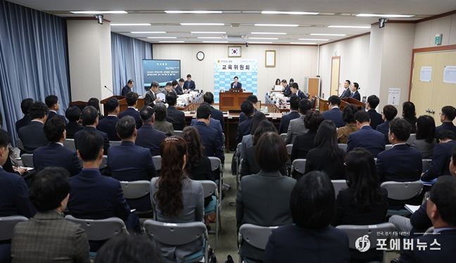 김정희 전남도의회 교육위원장 전남교육청 행정사무감사 질의