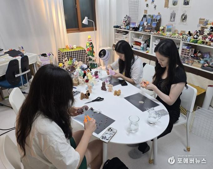 동그라미활동단 품_청년창작자와 고립은둔청년 활동 모습