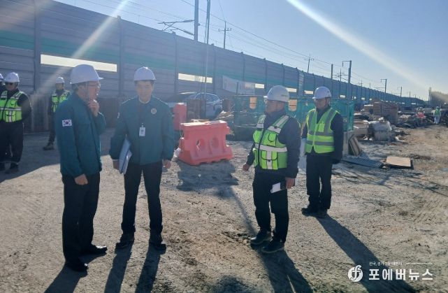 김석웅 광산구 부구청장 등이 12일 공공 건설공사장인 우산동 우수 저류시설 조성 현장을 찾아 안전관리 실태를 점검했다.