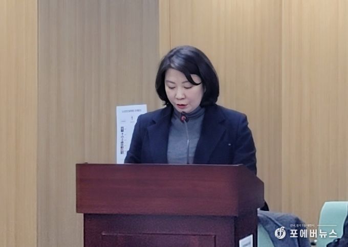 이은림 의원(도봉4·국민의힘)이 제333회 정례회 제7차 도시안전건설위원회에서 '상도교 동부간선도로 성수 방면 진입로 설치 요청에 관한 청원'에 대해 제안설명을 하고 있다.