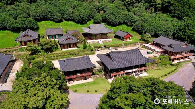 빼어난 자연경관을 자랑하는 나주 불회사가 ‘2025년 우리고장 국가유산 활용사업’에서 전통산사 분야 우수사업으로 선정되며 2년 연속 국가유산청장상을 수상했다.