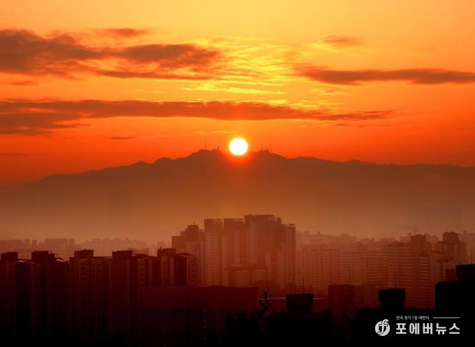 매봉산 정상에서 바라본 일출