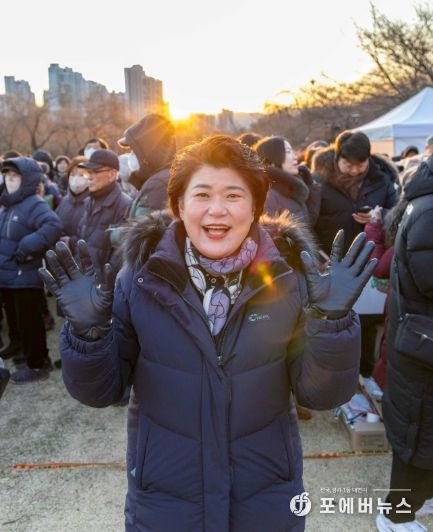 강북구의회 김명희 의장, 2026 강북 해맞이 행사 참석 후 더불어민주당 강북갑 신년회 4·19민주묘지 참배