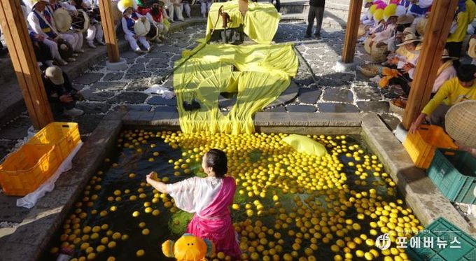 고흥유자축제, 3년 연속 전남도 대표축제 선정 쾌거 (2) - 천년샘 기원 공연.