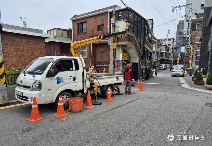 공중케이블 정비 현장