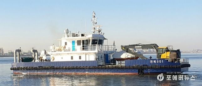전북자치도, 청정 전북바다 지키기 본격 시동… ‘전북901호’첫 출항