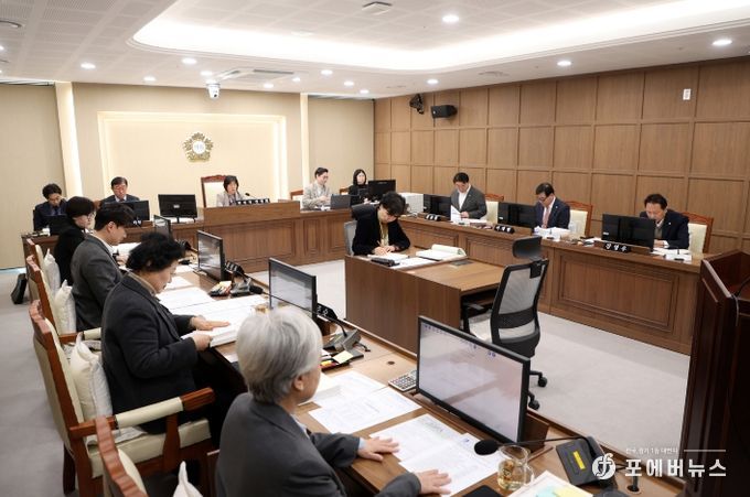 수원특례시의회 기획경제위원회 조례안 심사