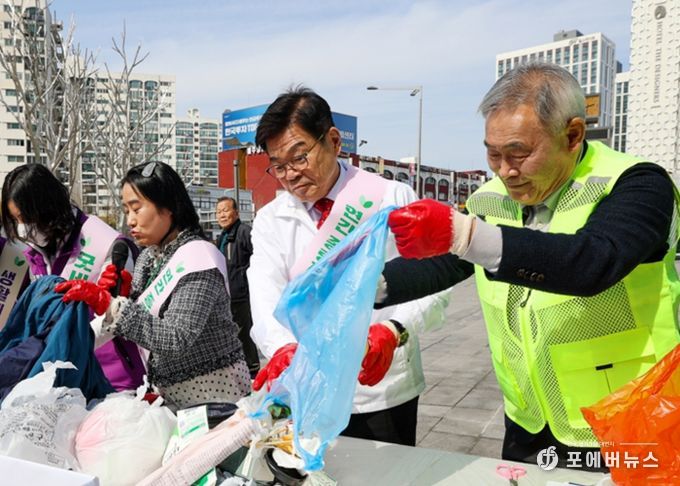 동대문구, 청량리역 광장서 일반종량제 파봉 캠페인 실시