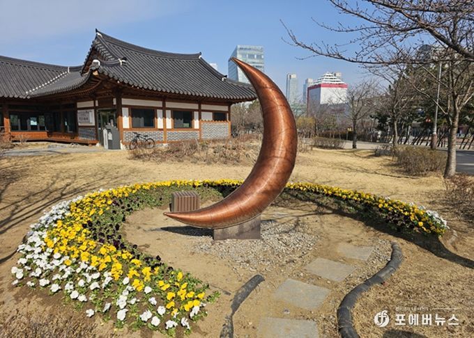 연수구시설안전관리공단, 봄꽃 식재로 공원녹지에 생기를 더하다
