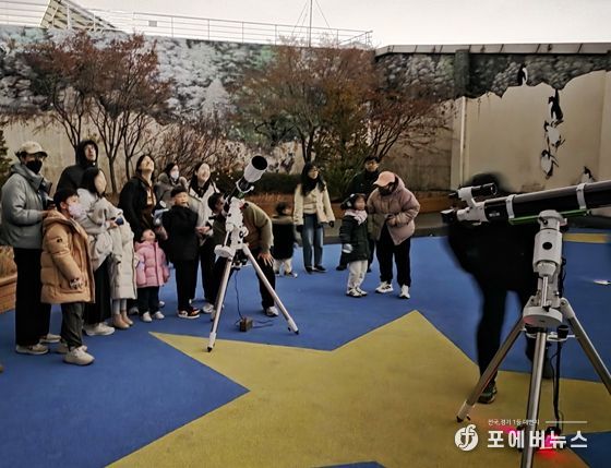 인천시설공단(이사장 김재보) 인천어린이과학관이 어린이와 가족들에게 특별한 과학적 체험 기회를 제공하고자 24일 「천체관측교실」을 운영한다.